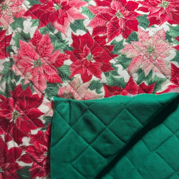 Pre-quilted Fabric Cotton Craft - 3 yards Christmas Poinsettia 2 Sided - Picture 1 of 2
